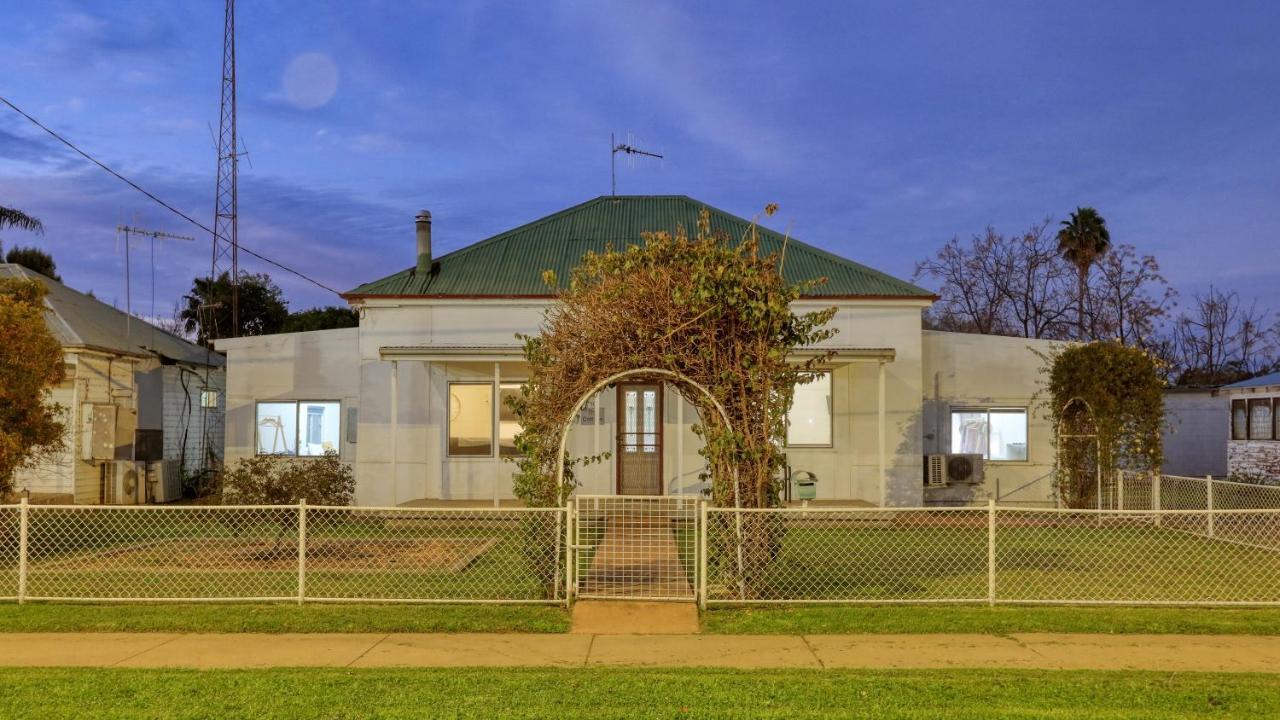 Castlereagh Lodge Motel Coonamble Esterno foto