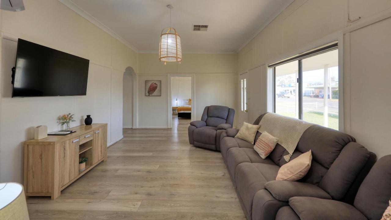 Castlereagh Lodge Motel Coonamble Esterno foto