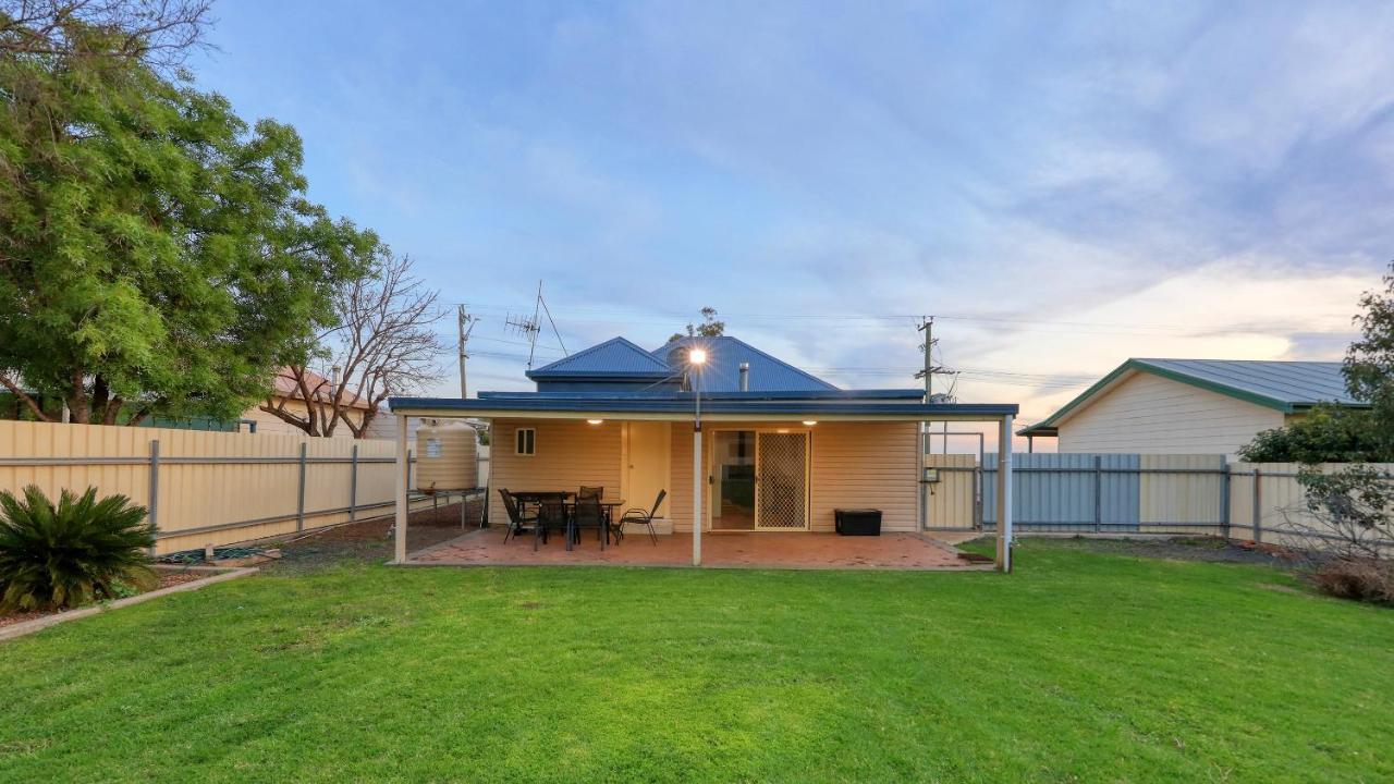 Castlereagh Lodge Motel Coonamble Esterno foto